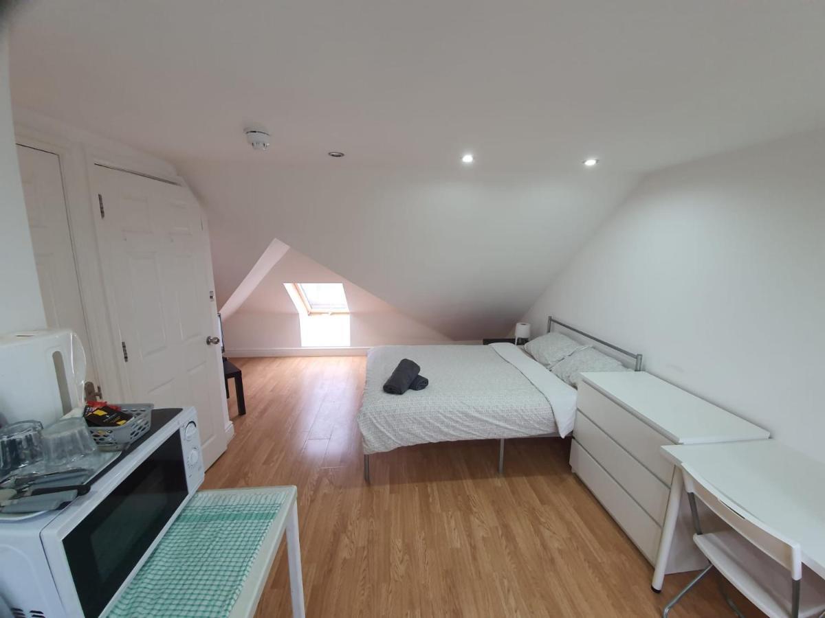 Eastwood Rooms Goodmayes 외부 사진
