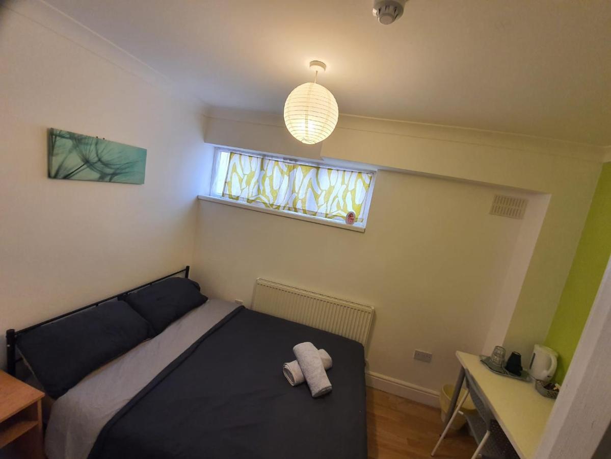 Eastwood Rooms Goodmayes 외부 사진